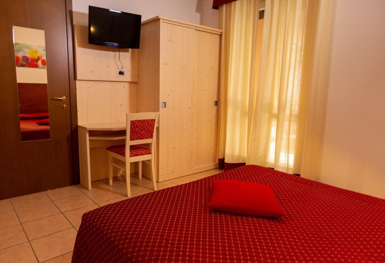 Hotel Residence Sirenella Torri Del Benaco Eksteriør billede